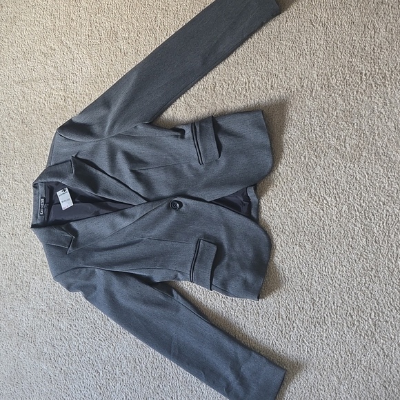 Express Women's Charcoal Blazer, NWT, Size 6 - Picture 1 of 14
